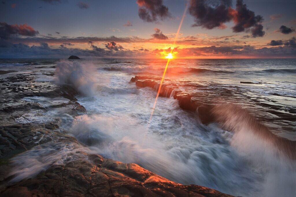 Muriwai waves