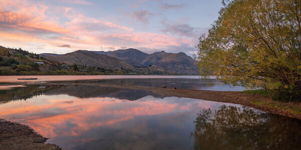 Lake Hayes sunrise